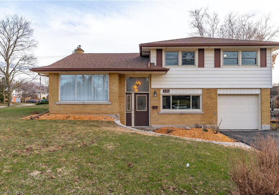 135-burbank-road-kitchener-ontario-40829785