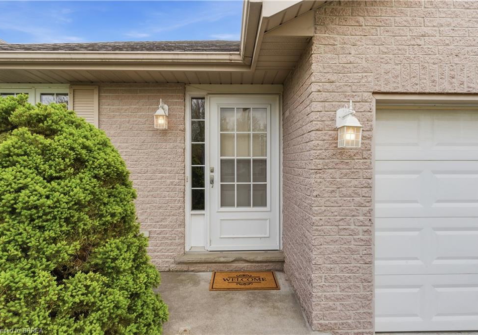 38-cardinal-drive-woodstock-ontario-40829797