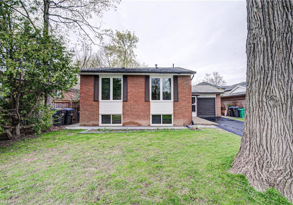 8-sanford-crescent-brampton-ontario-40829800