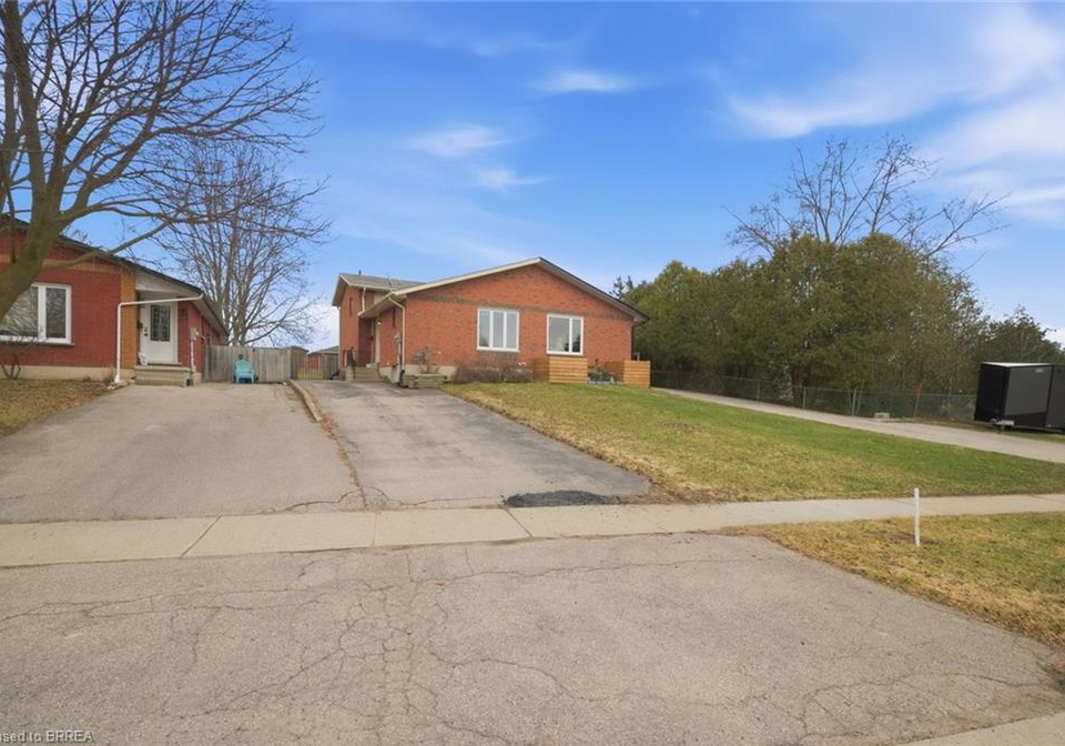 7-forest-drive-paris-ontario-40829811
