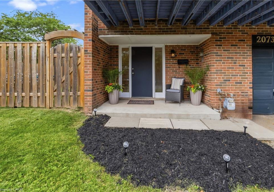 2073-worthington-drive-oakville-ontario-40829819