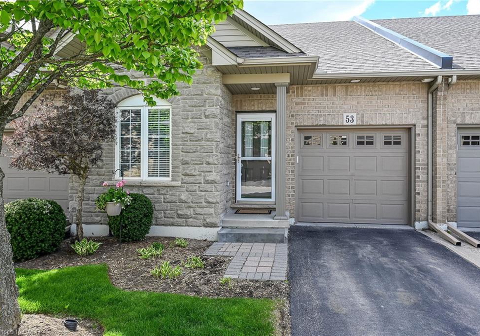 53-hallmark-trail-hamilton-ontario-40829850
