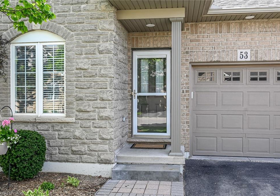 53-hallmark-trail-hamilton-ontario-40829850