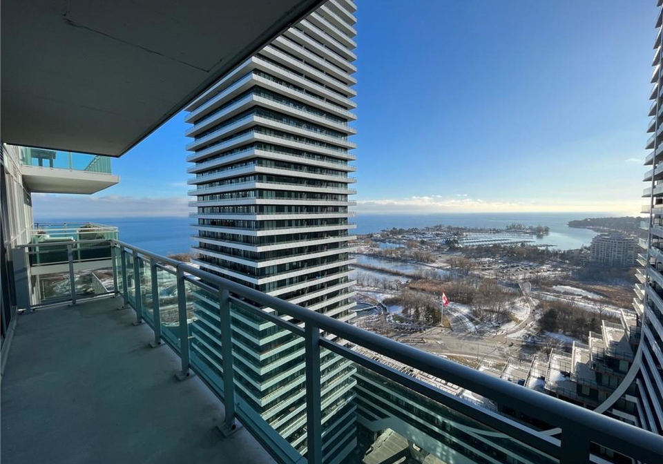 33-shore-breeze-drive-etobicoke-ontario-40829940