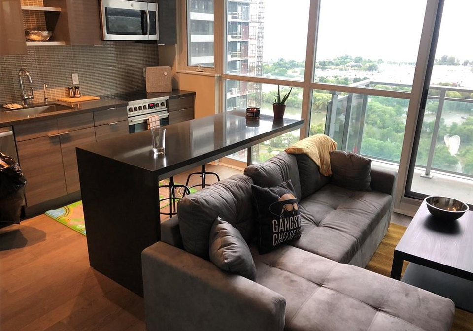 33-shore-breeze-drive-etobicoke-ontario-40829940