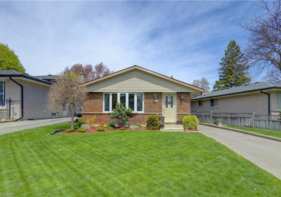 10-bosworth-crescent-kitchener-ontario-40829989