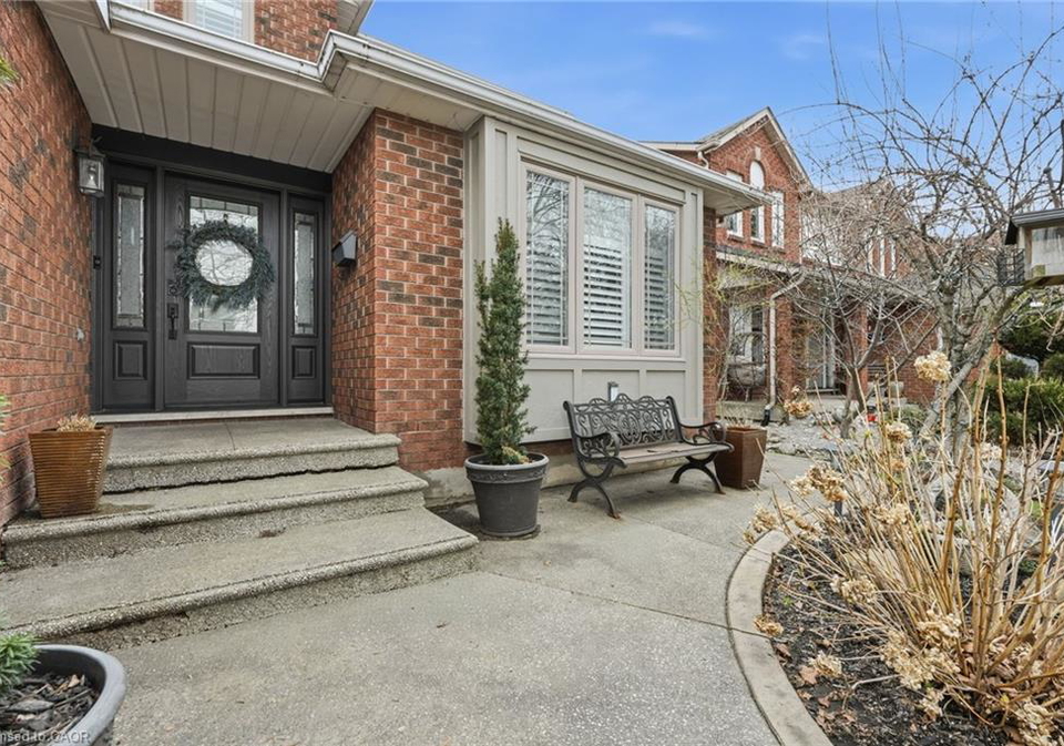 9-stone-gate-drive-grimsby-ontario-40830008