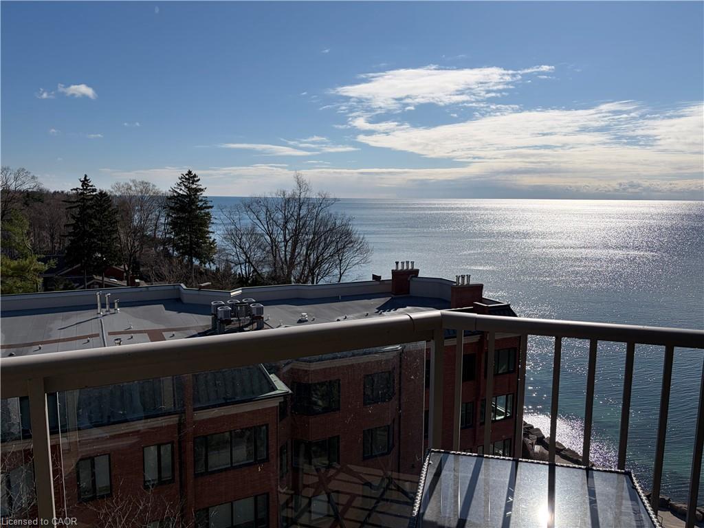 2210-lakeshore-road-burlington-ontario-40830054