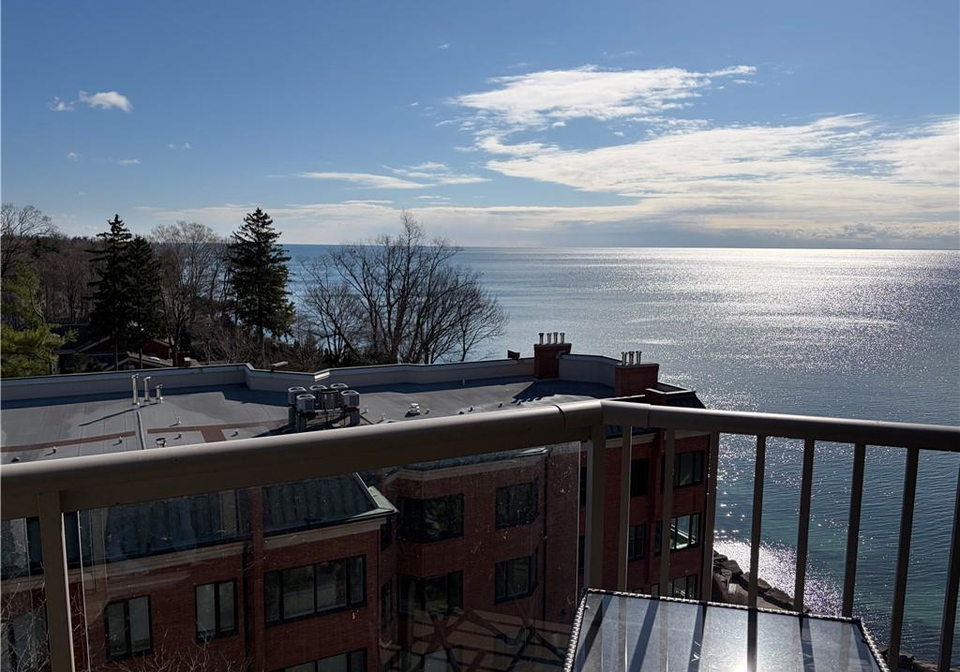 2210-lakeshore-road-burlington-ontario-40830054