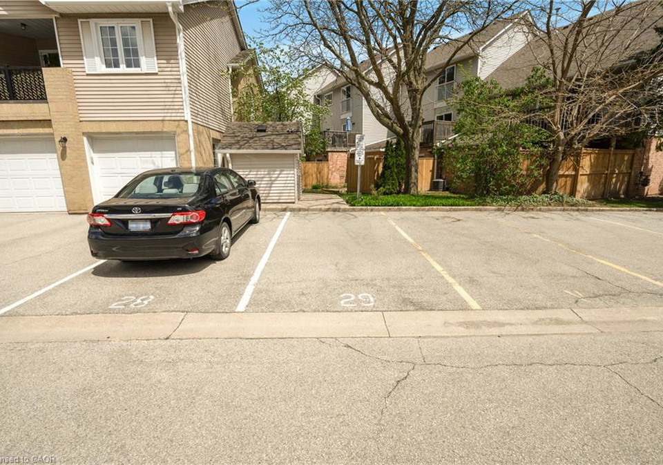 2110-cleaver-avenue-burlington-ontario-40830094