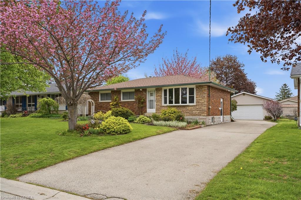 17-kathleen-street-paris-ontario-40830112