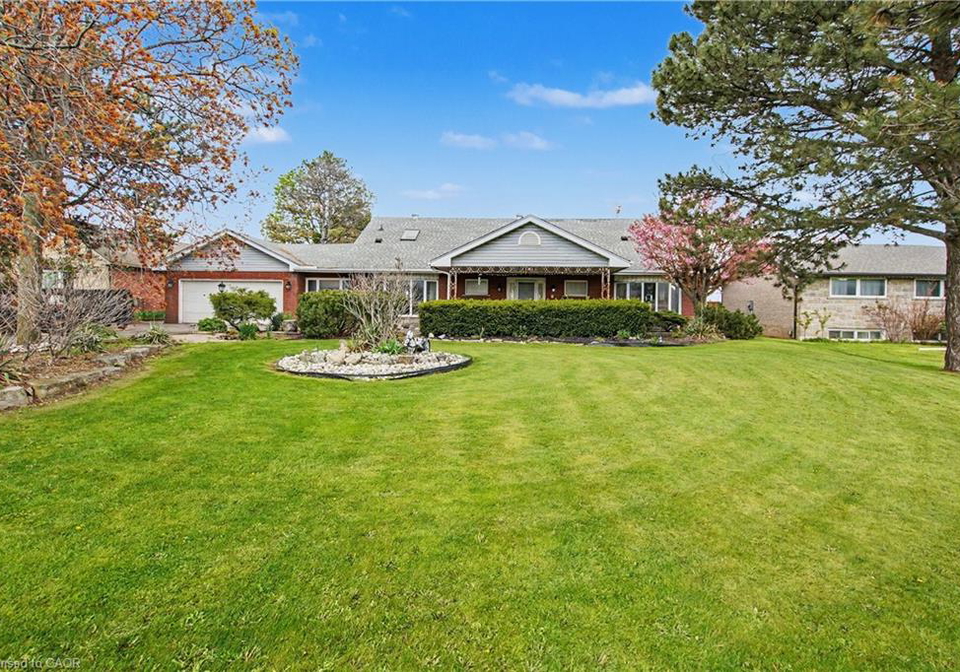 1061-north-service-road-stoney-creek-ontario-40830134