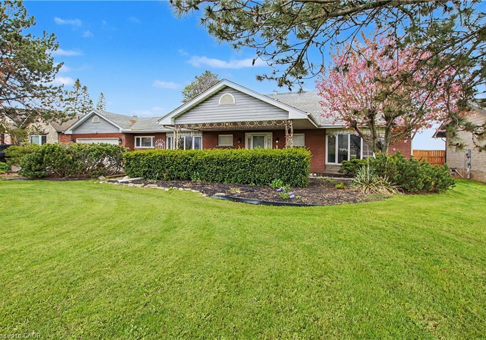 1061-north-service-road-stoney-creek-ontario-40830134