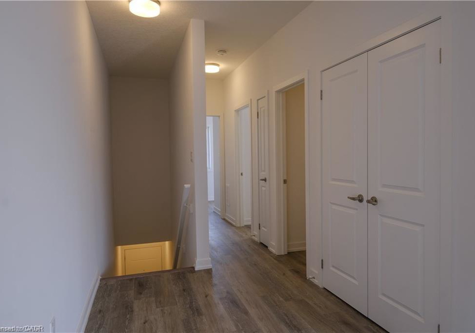 205-west-oak-trail-kitchener-ontario-40830200