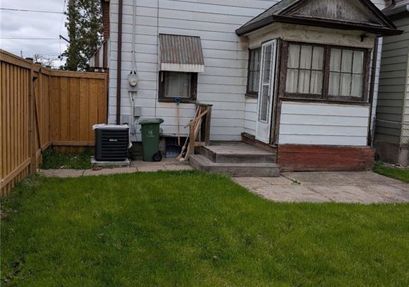 174-london-street-n-hamilton-ontario-40830211