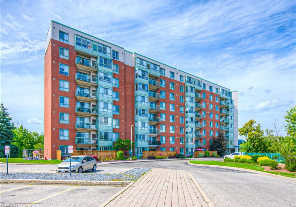 30-blue-springs-drive-waterloo-ontario-40830213