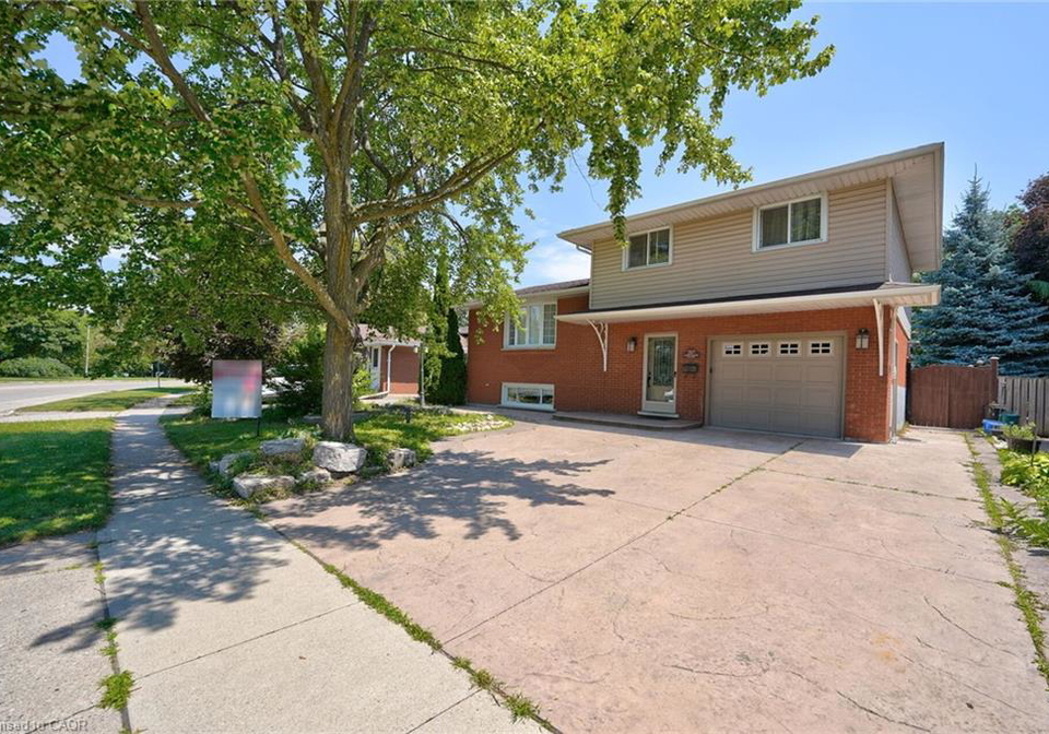 207-christopher-drive-cambridge-ontario-40830221