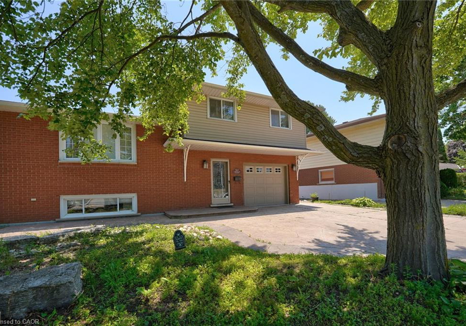 207-christopher-drive-cambridge-ontario-40830221