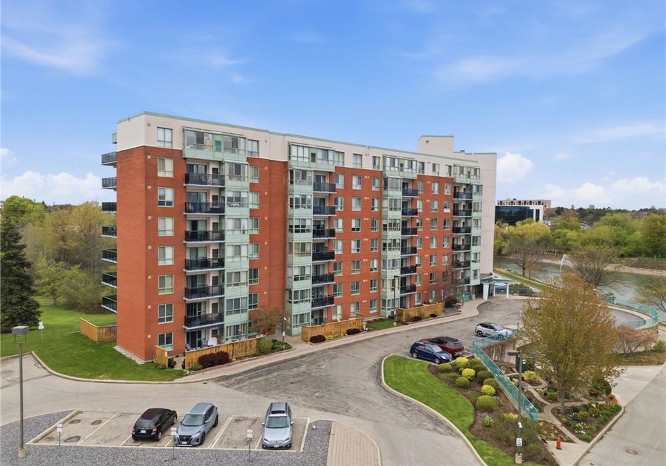 30-blue-springs-drive-waterloo-ontario-40830262