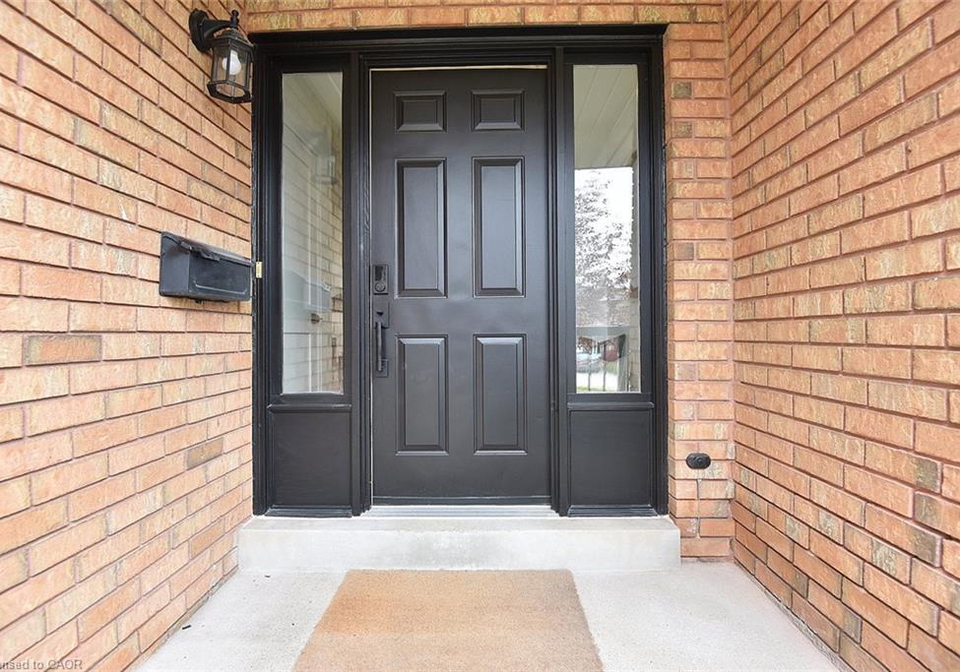 8-huntingwood-avenue-dundas-ontario-40830272