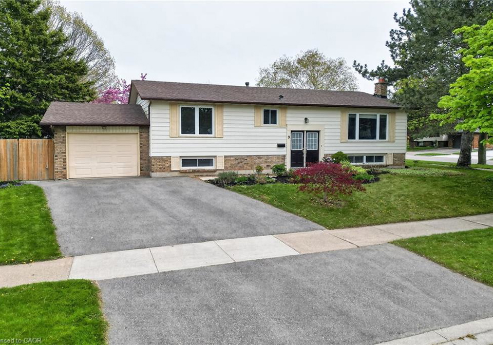 9-juliana-road-grimsby-ontario-40830282