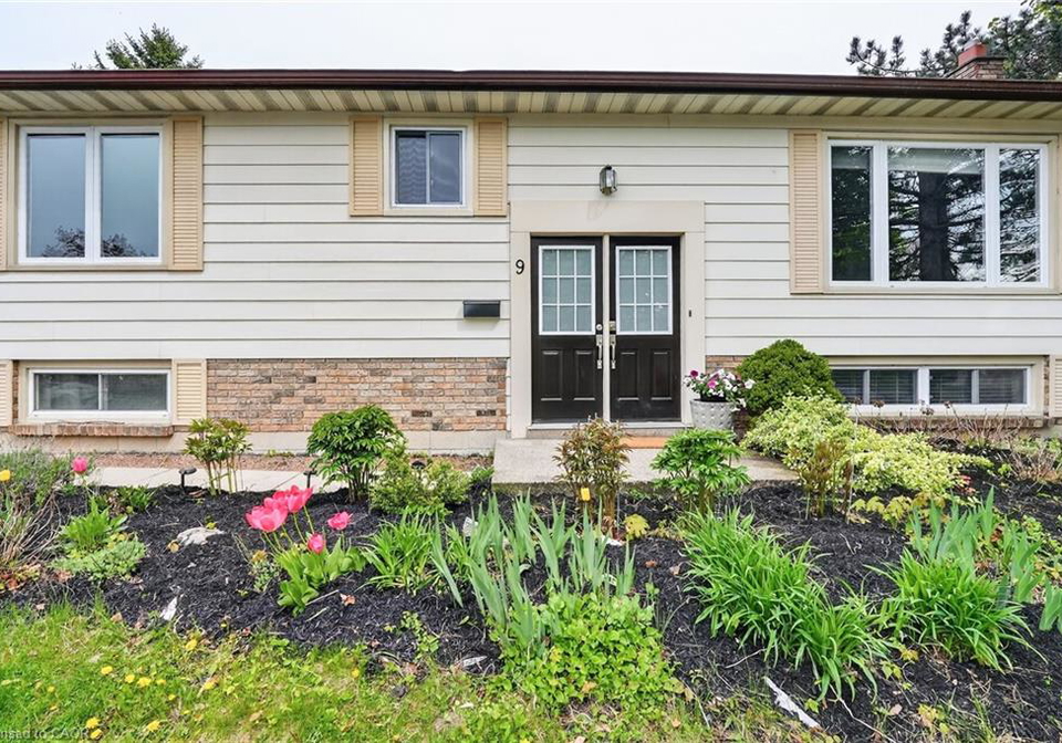 9-juliana-road-grimsby-ontario-40830282