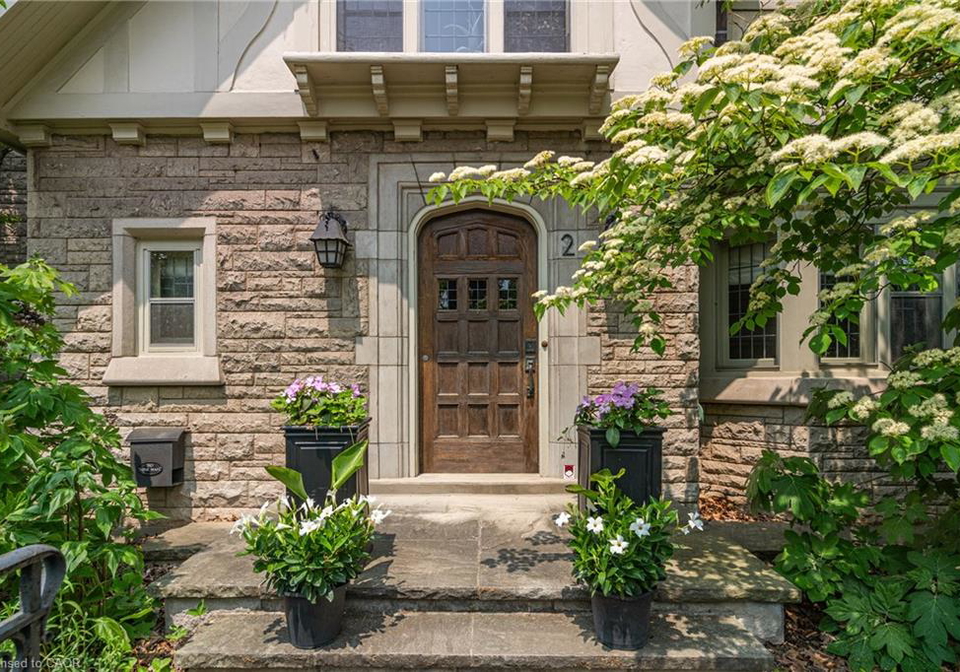 2-oak-knoll-drive-hamilton-ontario-40830307