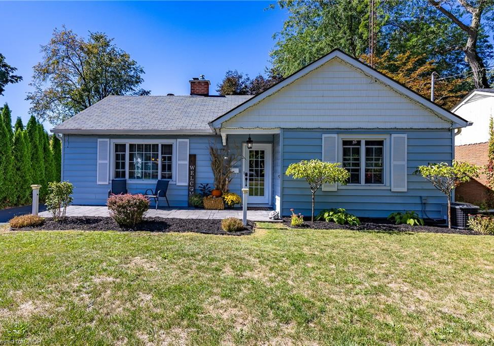 30-gibson-drive-simcoe-ontario-40830392