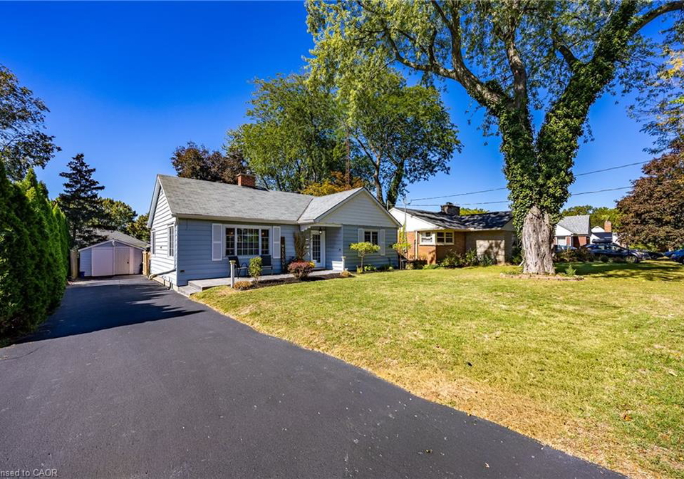 30-gibson-drive-simcoe-ontario-40830392