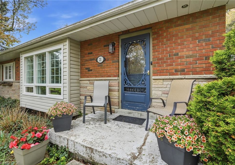 21-brian-boulevard-waterdown-ontario-40830422