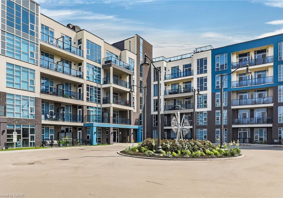10-concord-place-grimsby-ontario-40830437
