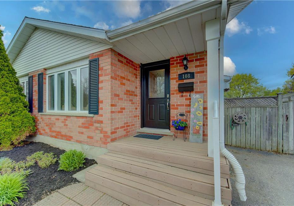 108-oprington-court-kitchener-ontario-40830470