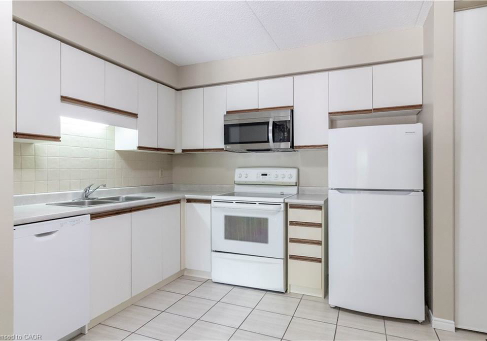 266-overlea-drive-kitchener-ontario-40830483
