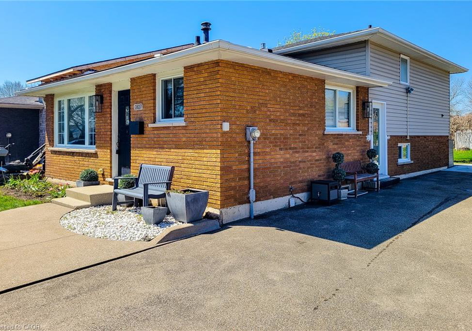 2827-fredonia-drive-niagara-falls-ontario-40830501