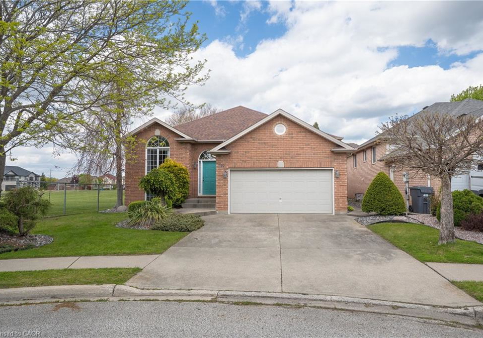 822-marcuz-court-windsor-ontario-40830513