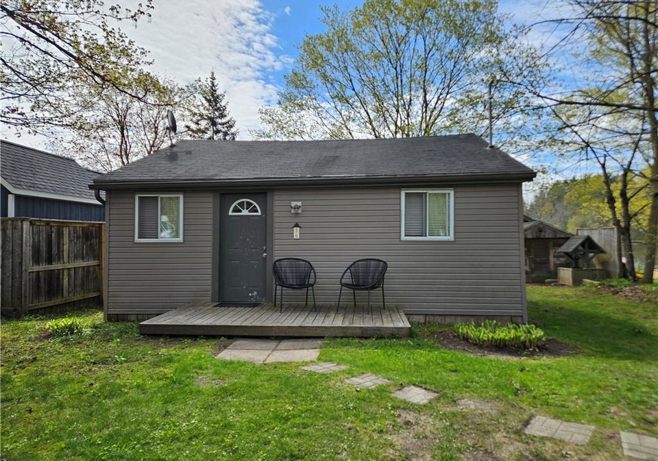1323-queen-street-new-dundee-ontario-40830559