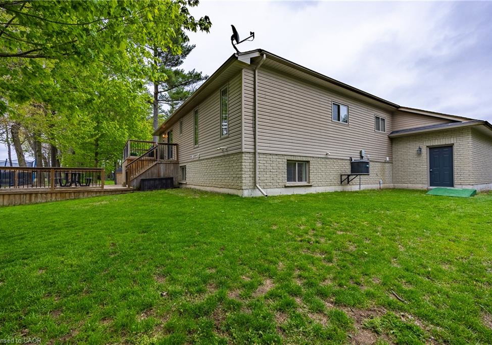 64-wintergreen-crescent-delhi-ontario-40830579