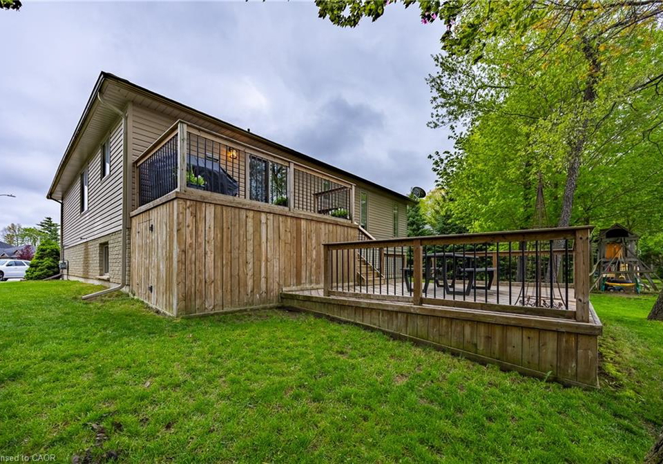64-wintergreen-crescent-delhi-ontario-40830579
