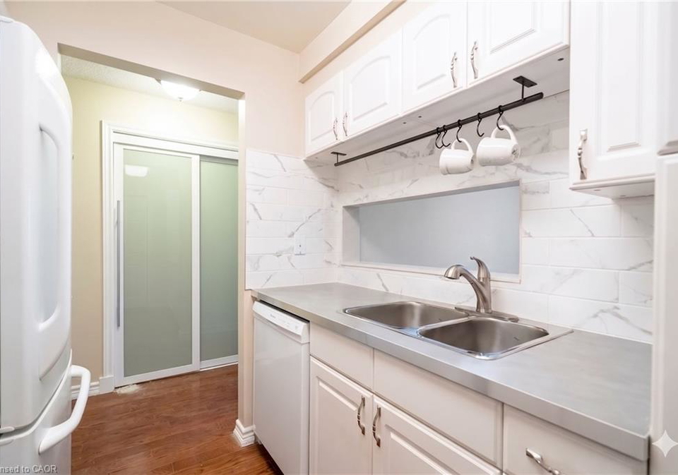 193-lake-driveway-drive-w-ajax-ontario-40830678