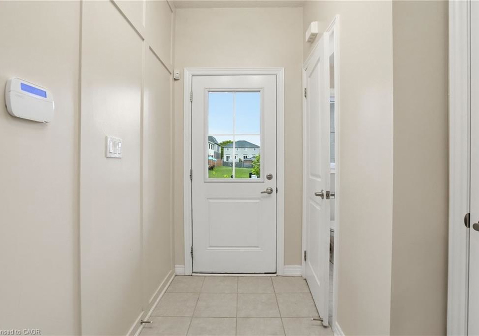 19-mia-drive-hamilton-ontario-40830680