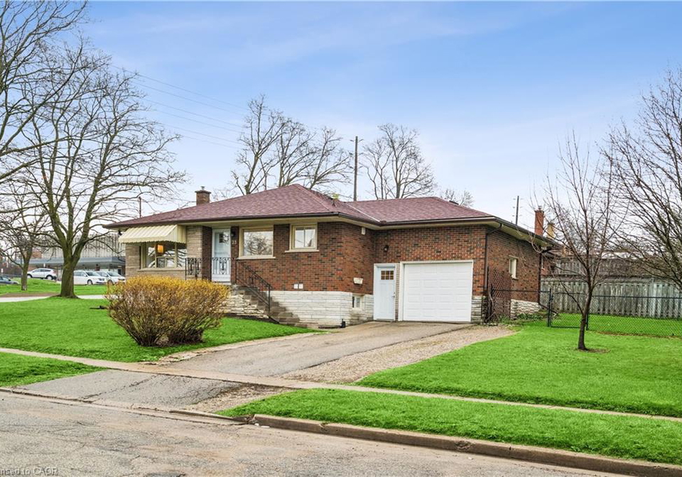 23-knightswood-boulevard-guelph-ontario-40830689