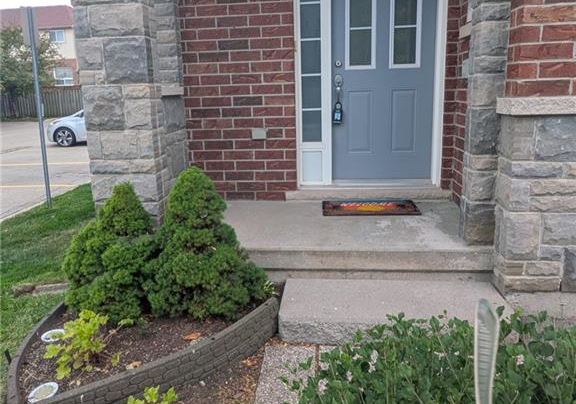 40-dartmouth-gate-stoney-creek-ontario-40830697