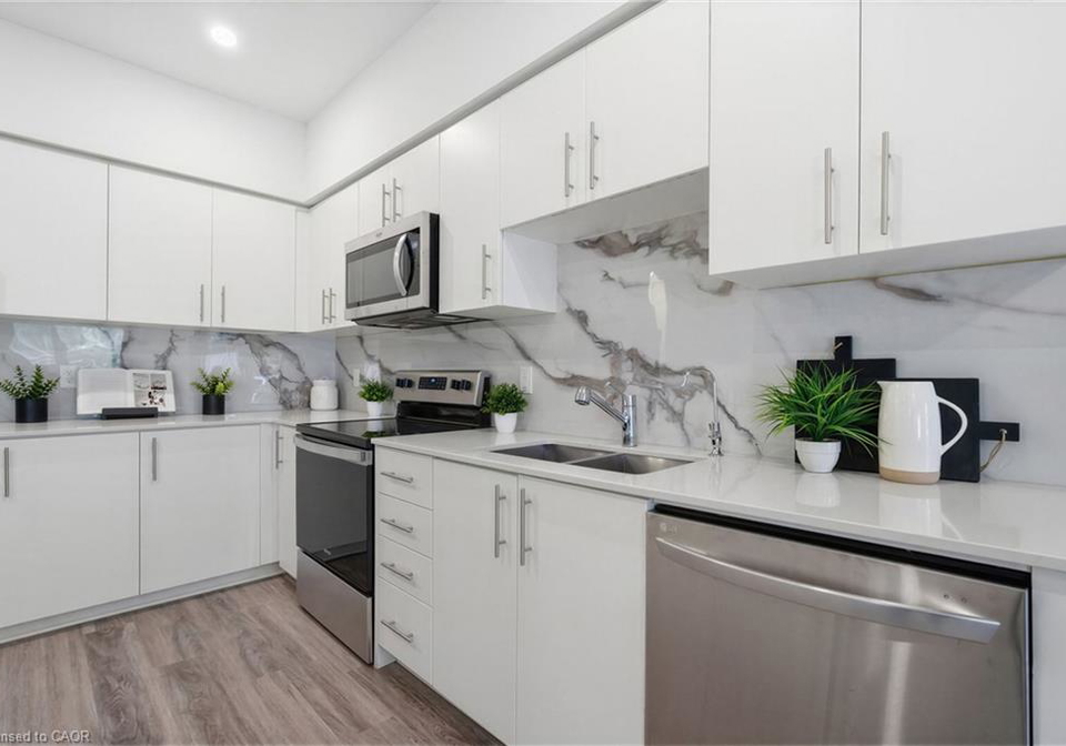 110-fergus-avenue-kitchener-ontario-40830771