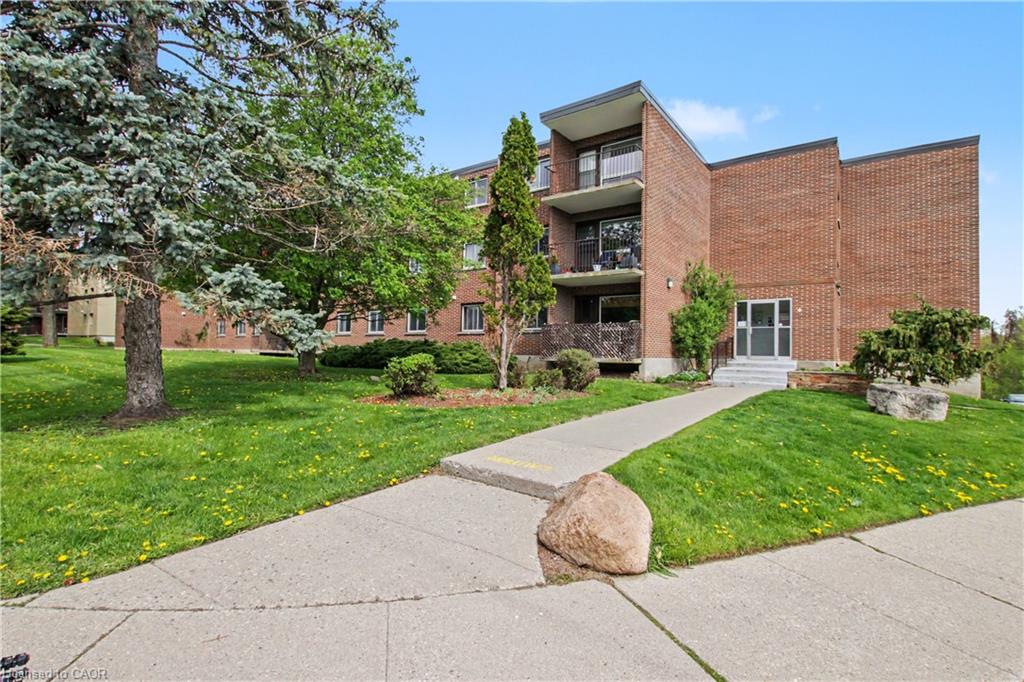 4-avalon-place-kitchener-ontario-40830846
