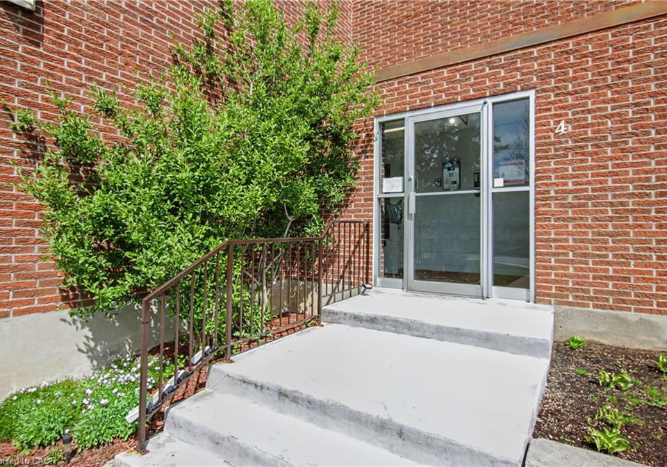 4-avalon-place-kitchener-ontario-40830846