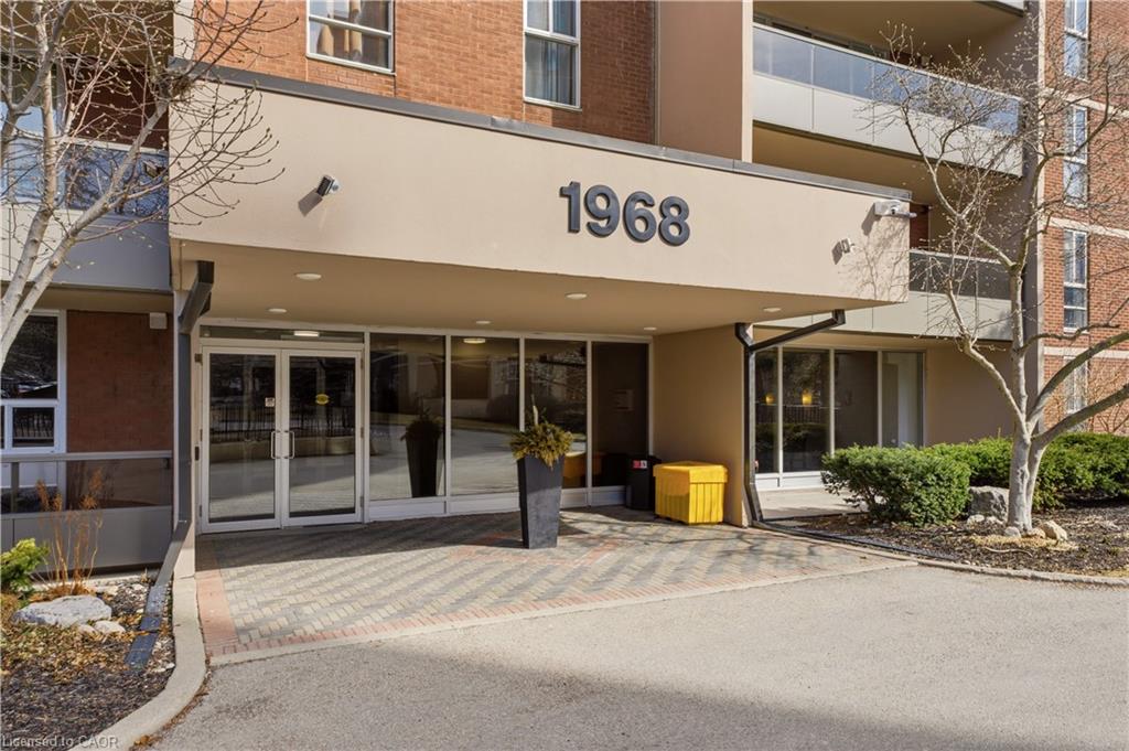 1968-main-street-w-hamilton-ontario-40830911