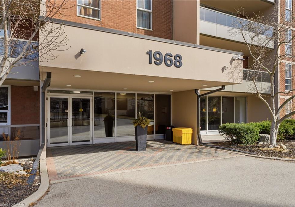 1968-main-street-w-hamilton-ontario-40830911