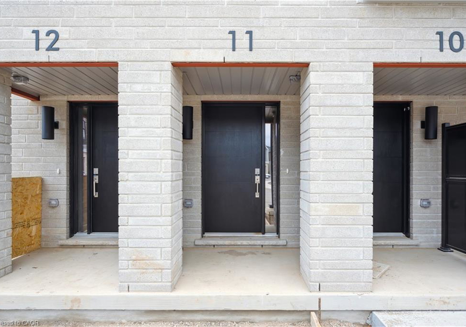 15-stauffer-woods-trail-kitchener-ontario-40830934