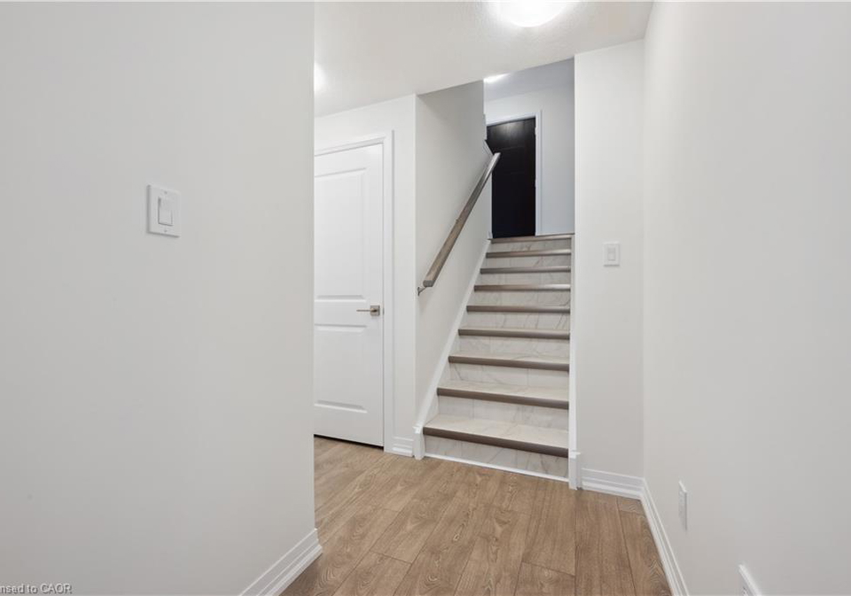 15-stauffer-woods-trail-kitchener-ontario-40830934