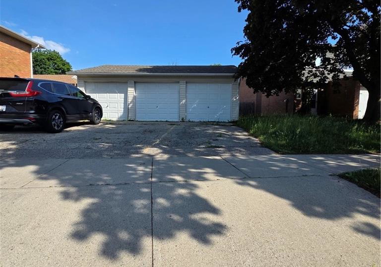 112-heiman-street-kitchener-ontario-40831030